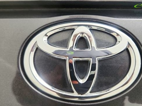 Used 2023 Toyota RAV4 XLE w/ Convenience Package FWD image 33