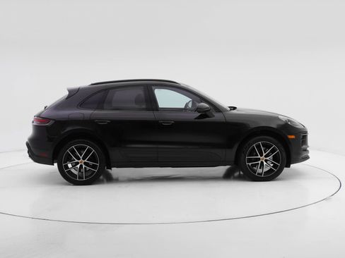 Used 2025 Porsche Macan image 10