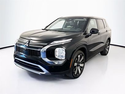Used 2025 Mitsubishi Outlander SE