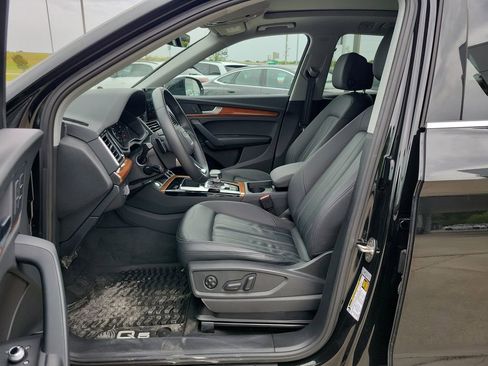 Used 2023 Audi Q5 2.0T Premium w/ Convenience Package AWD/4WD image 9