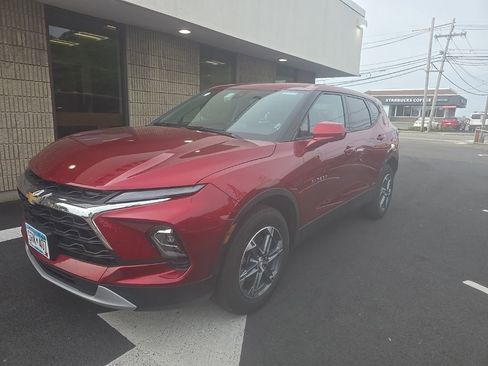 Used 2025 Chevrolet Blazer LT AWD/4WD image 1