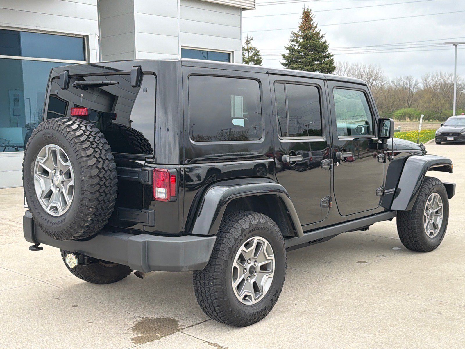 Used 2014 Jeep Wrangler Unlimited Rubicon w/ Connectivity Group AWD/4WD image 8