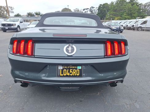Used 2016 Ford Mustang Convertible RWD image 6