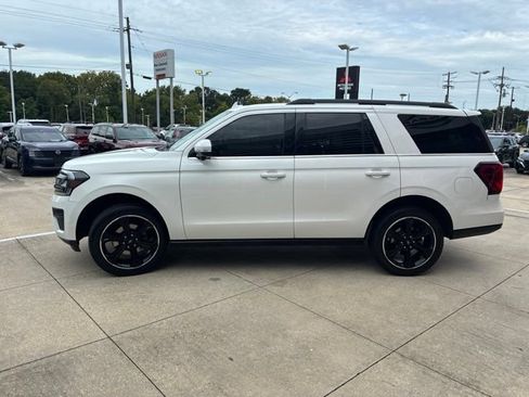 Used 2023 Ford Expedition Limited RWD image 4