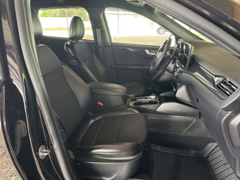 Used 2025 Ford Escape ST-Line w/ Tech Pack #1 FWD image 37
