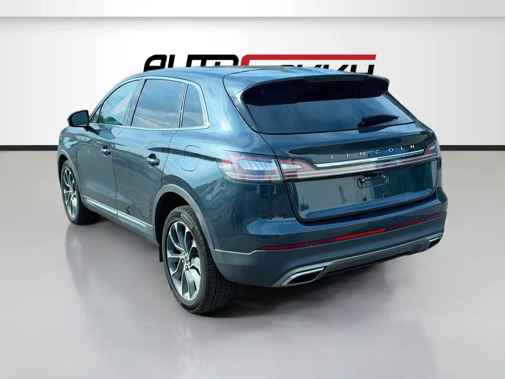 Used 2023 Lincoln Nautilus Reserve AWD/4WD image 5