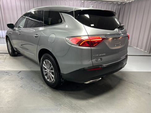 Used 2023 Buick Enclave Essence image 5