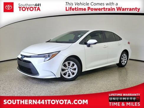 Used 2023 Toyota Corolla LE FWD image 1