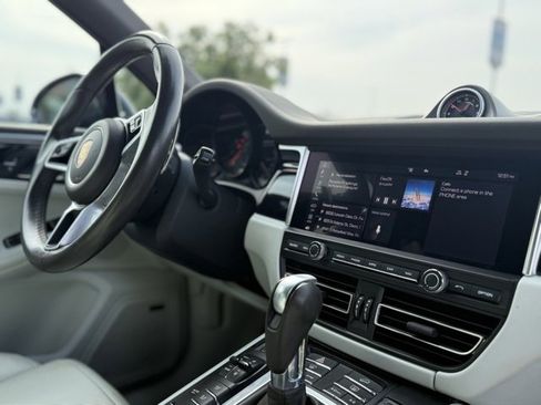 Used 2020 Porsche Macan image 21