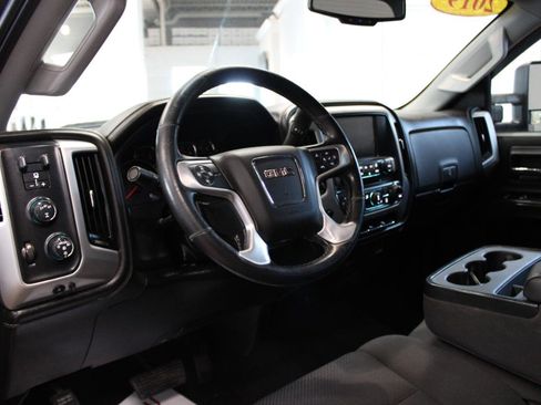 Used 2019 GMC Sierra 2500 SLE w/ SLE Preferred Package image 8