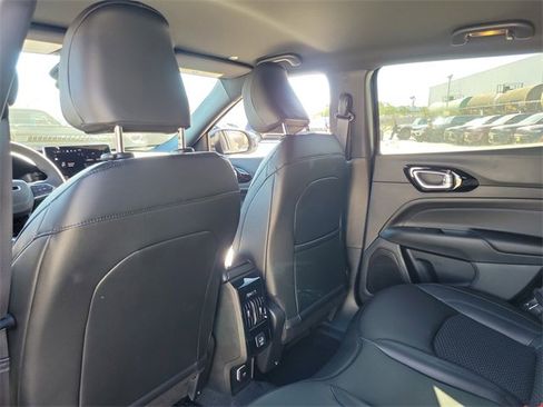 New 2026 Jeep Compass Latitude image 12