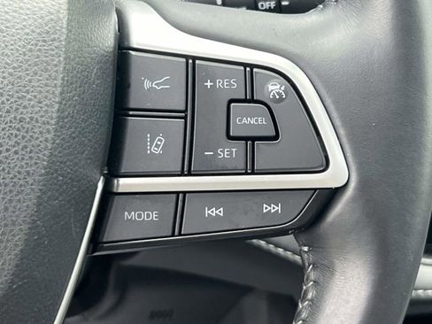 Used 2023 Toyota Highlander XSE AWD/4WD image 25
