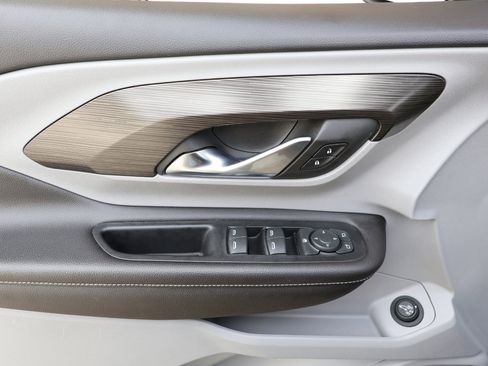 Used 2022 GMC Terrain SLE w/ Driver Convenience Package image 31