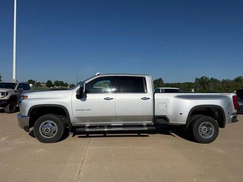 Used 2023 Chevrolet Silverado 3500 LTZ w/ LTZ Convenience Package AWD/4WD image 7