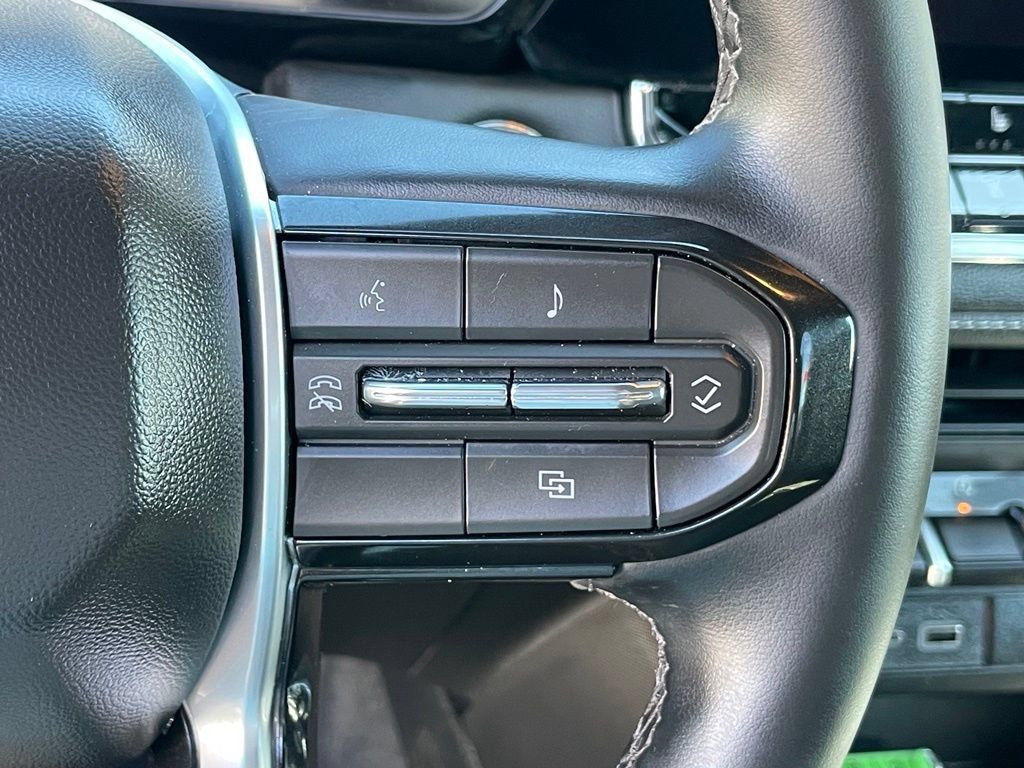 Used 2026 Chevrolet Colorado LT AWD/4WD image 15
