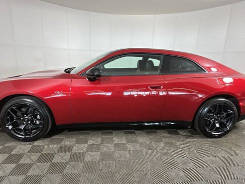 Used 2024 Dodge Charger Daytona R/T w/ Plus Group AWD/4WD image 5