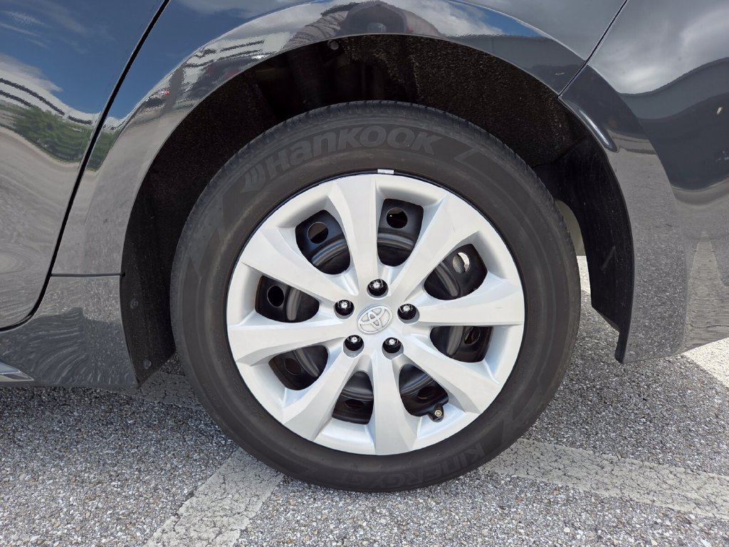 Used 2024 Toyota Corolla LE FWD image 19