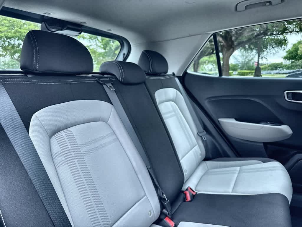 Used 2021 Hyundai Venue SEL FWD image 26