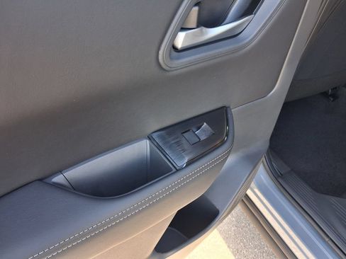 Used 2026 Nissan Rogue SV FWD image 12