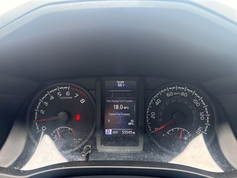 Used 2022 Toyota Tacoma SR AWD/4WD image 22