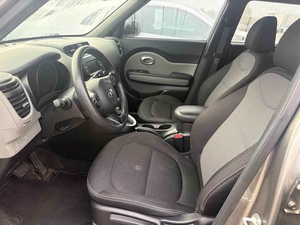 Used 2017 Kia Soul + FWD image 2