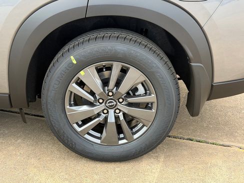 New 2026 Nissan Pathfinder SV image 23