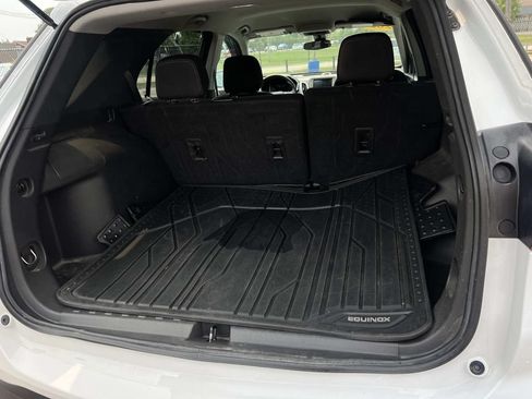 Used 2021 Chevrolet Equinox LS w/ LS Convenience Package FWD image 9