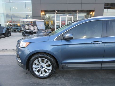 Used 2019 Ford Edge Titanium w/ Cold Weather Package image 2
