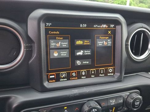 Used 2022 Jeep Wrangler Unlimited Sahara w/ Cold Weather Group AWD/4WD image 17