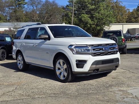 Used 2024 Ford Expedition King Ranch image 2