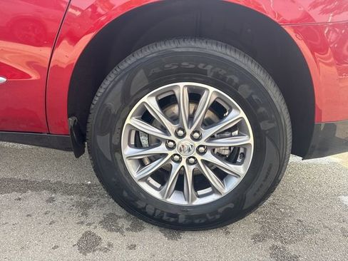Used 2024 Buick Enclave Premium image 4