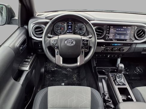 Used 2022 Toyota Tacoma TRD Sport image 4