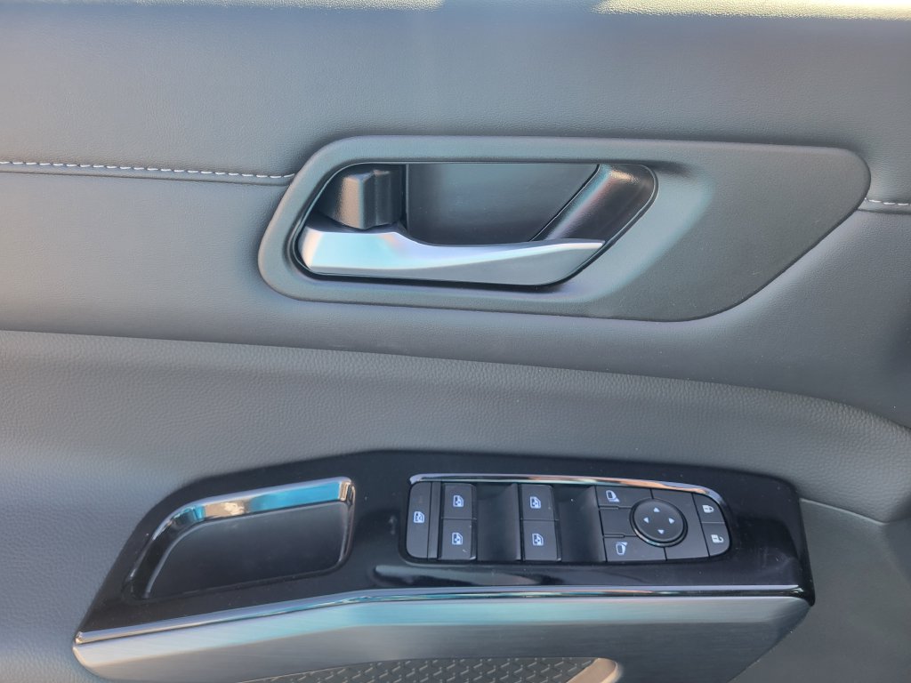New 2026 Nissan Pathfinder SL AWD/4WD image 14