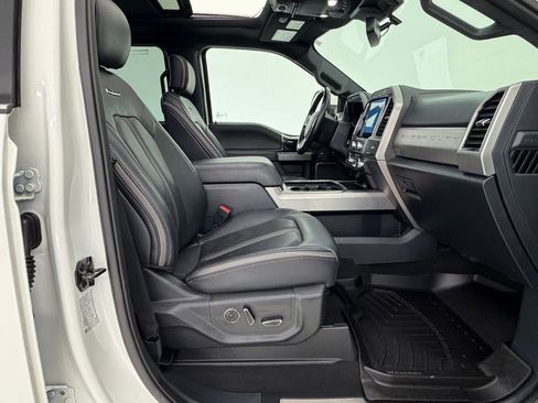 Certified 2022 Ford F450 Platinum w/ FX4 Off-Road Package image 31