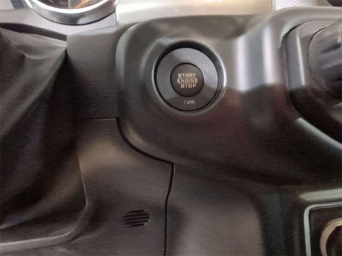 Used 2022 Jeep Gladiator Overland image 17