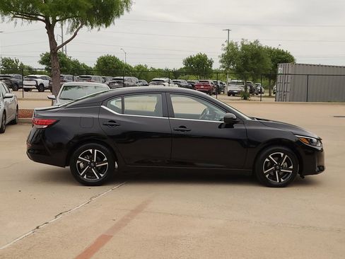 Certified 2025 Nissan Sentra SV FWD image 4