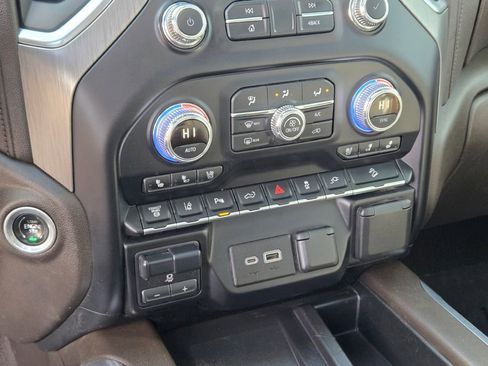 Used 2021 GMC Sierra 3500 Denali w/ Technology Package image 29