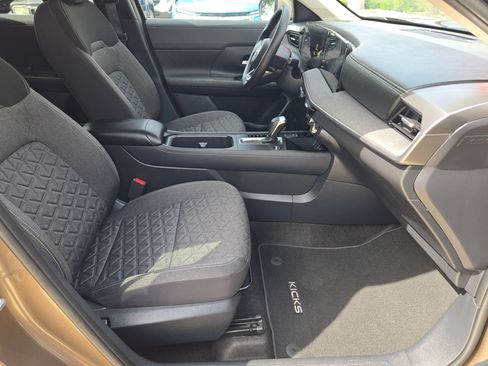Used 2025 Nissan Kicks SV FWD image 26