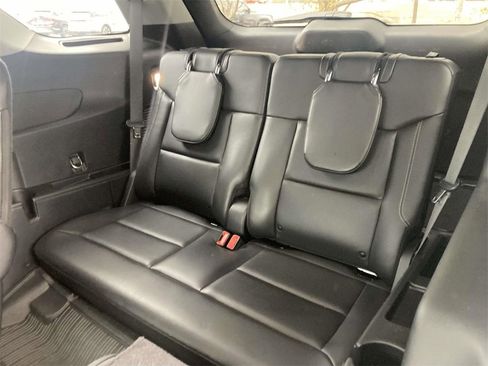 Used 2022 Ford Explorer XLT w/ Equipment Group 202A image 10