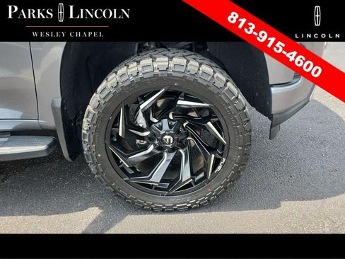 Used 2020 Chevrolet Silverado 1500 High Country w/ Technology Package AWD/4WD image 32