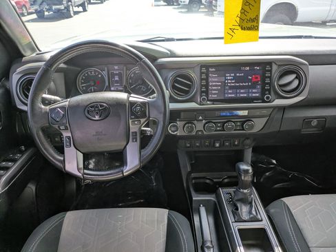 Used 2022 Toyota Tacoma TRD Sport w/ Technology Package image 26