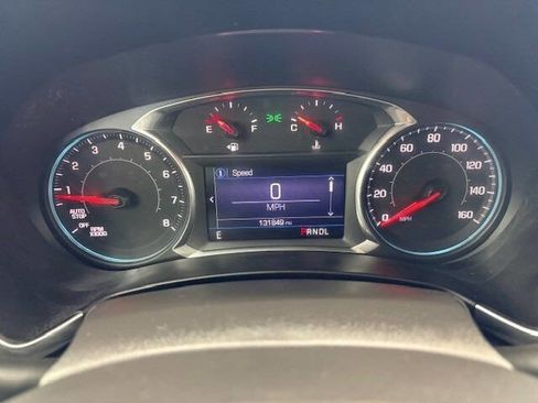 Used 2022 Chevrolet Equinox LT w/ Driver Convenience Package AWD/4WD image 11