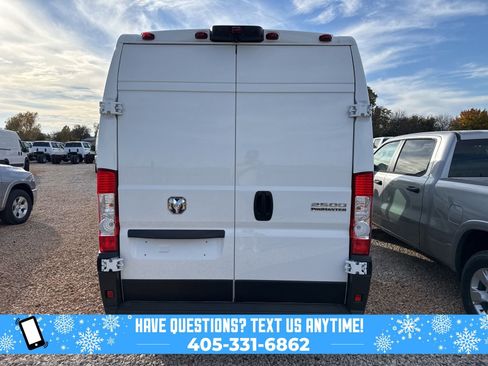 Used 2024 RAM ProMaster 2500 w/ Convenience Group image 3