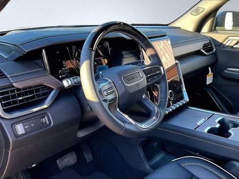 New 2026 GMC Acadia Denali w/ Super Cruise Package FWD image 7