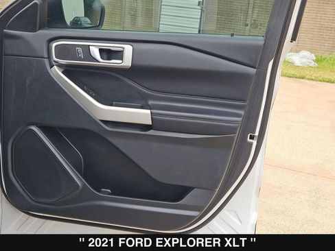 Used 2021 Ford Explorer XLT w/ Equipment Group 202A RWD image 29