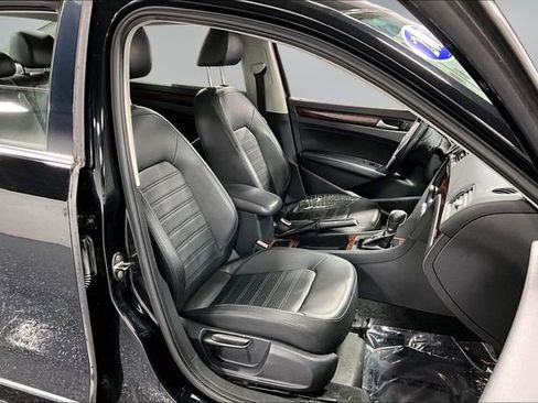 Used 2012 Volkswagen Passat 2.5 SEL FWD image 26
