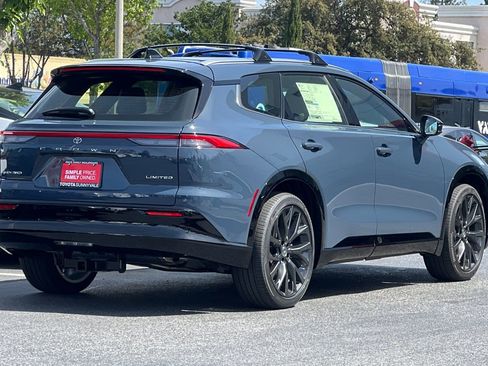 New 2026 Toyota Crown Signia image 3