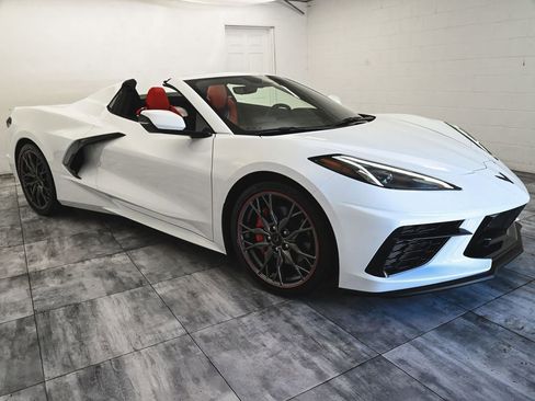 Used 2024 Chevrolet Corvette Stingray Premium Conv w/ 3LT RWD image 3
