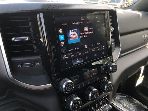 New 2026 RAM 1500 4x4 Crew Cab image 27