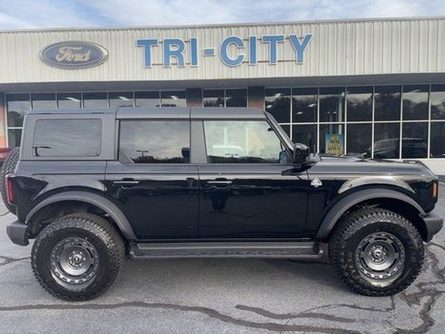 New 2025 Ford Bronco Outer Banks w/ Sasquatch Package image 19